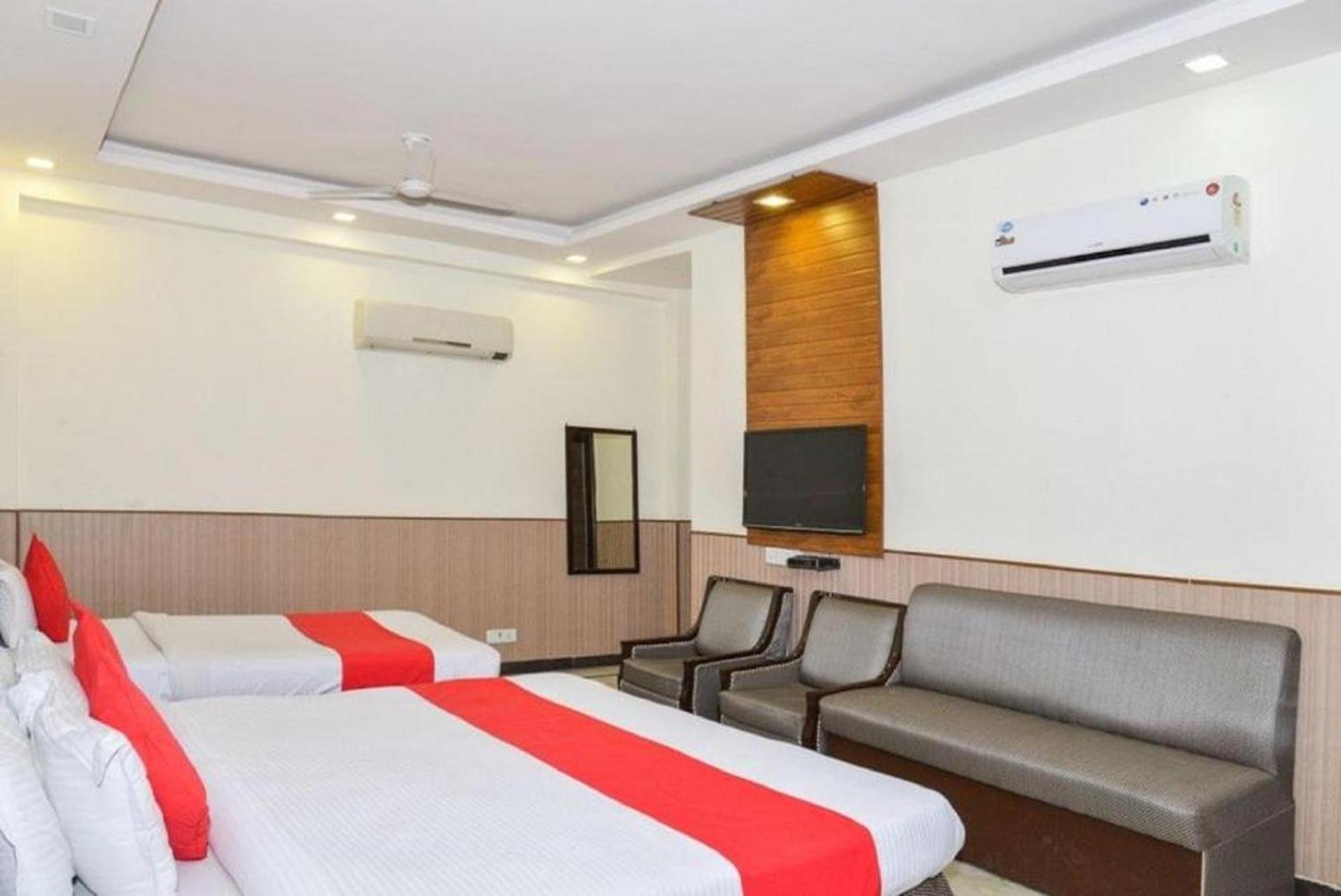 Hotel Shanti House New Delhi Karnail Singh Stadium Gate No 1 Bagian luar foto