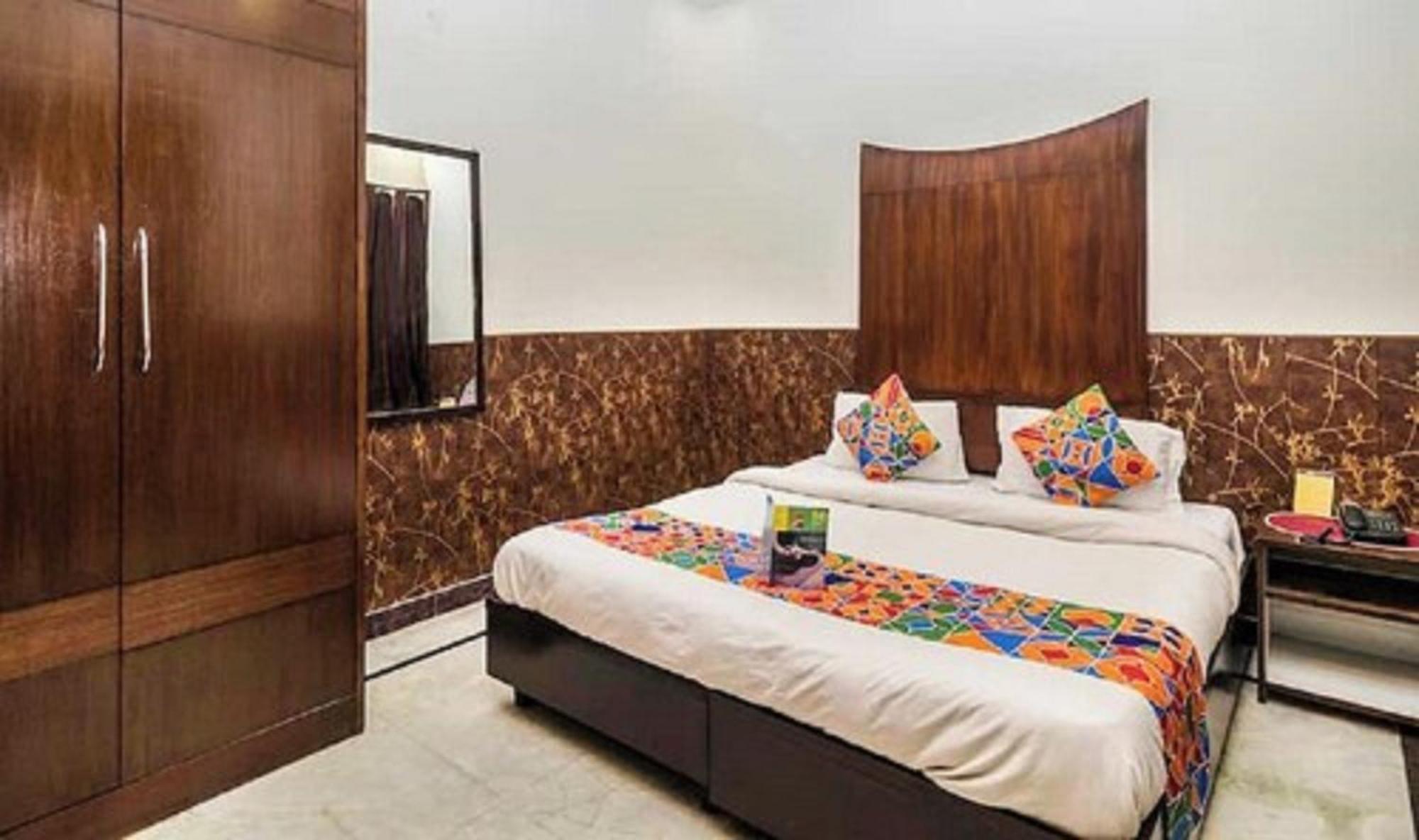 Hotel Shanti House New Delhi Karnail Singh Stadium Gate No 1 Bagian luar foto