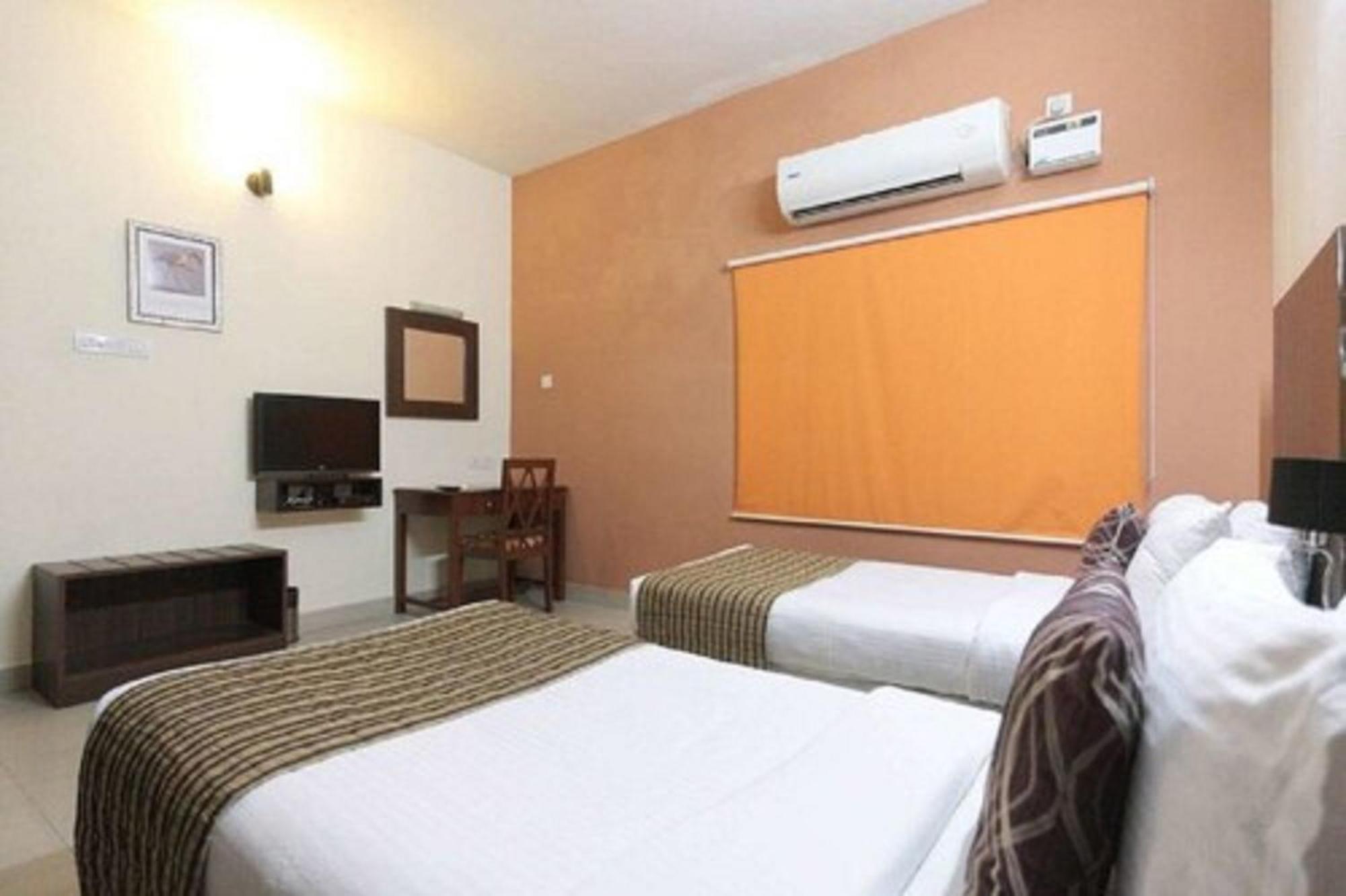 Hotel Shanti House New Delhi Karnail Singh Stadium Gate No 1 Bagian luar foto