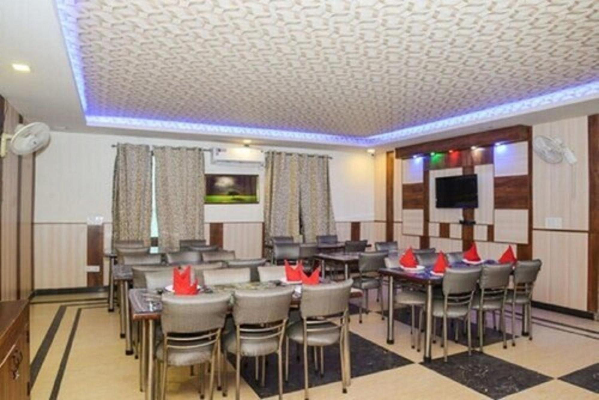 Hotel Shanti House New Delhi Karnail Singh Stadium Gate No 1 Bagian luar foto