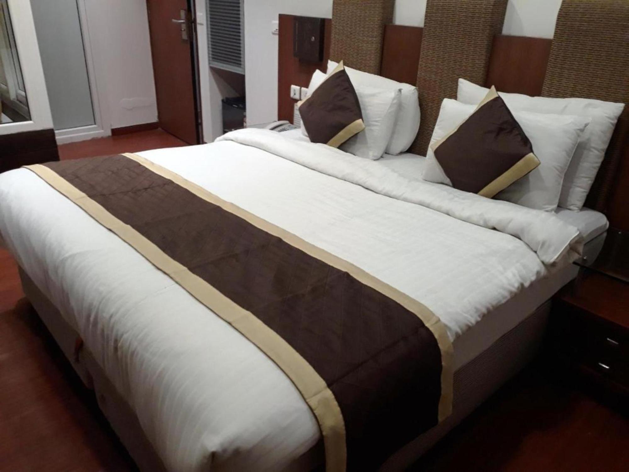 Hotel Shanti House New Delhi Karnail Singh Stadium Gate No 1 Bagian luar foto